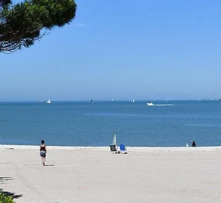 Joli Renove Aux Minimes Avec Terrasse * La Rochelle (Charente-Maritime)