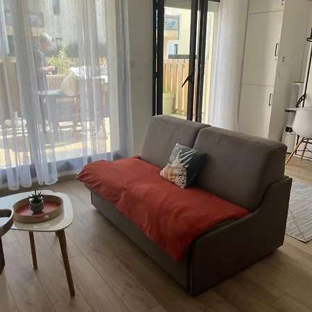 Apartment Joli Renove Aux Minimes Avec Terrasse La Rochelle (Charente-Maritime)
